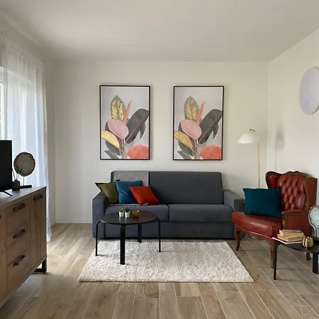 Eco By Al アパート